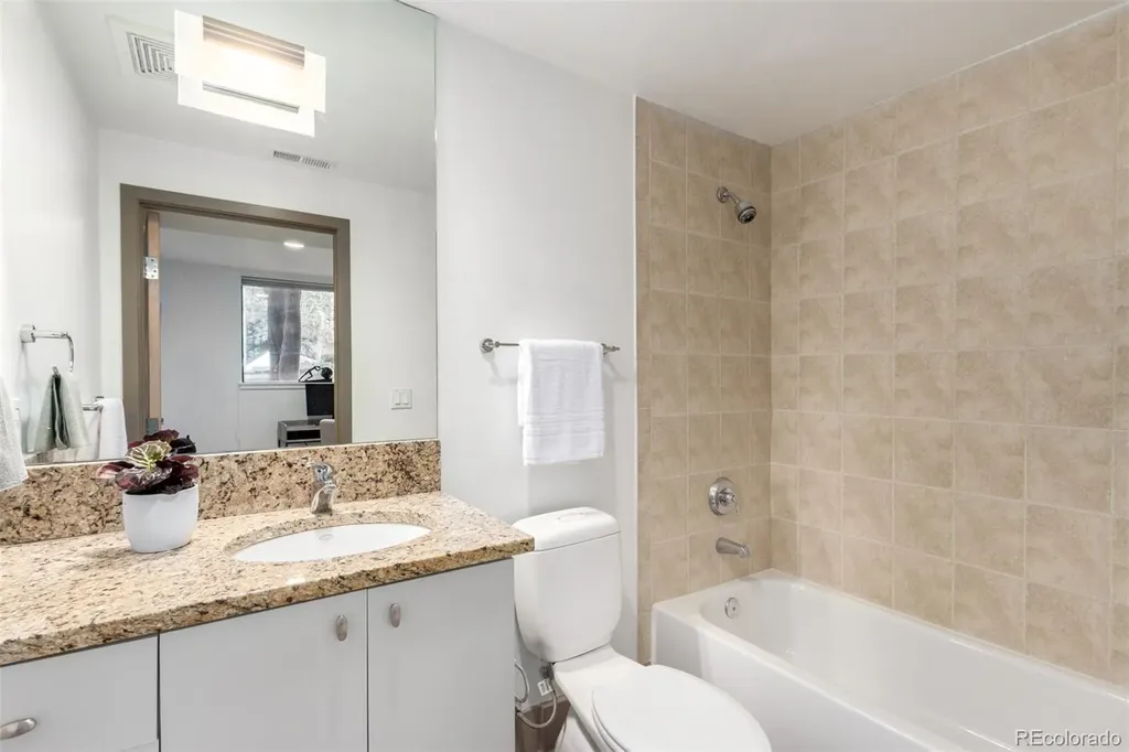 2347 Glenarm Place Denver CO 80205
