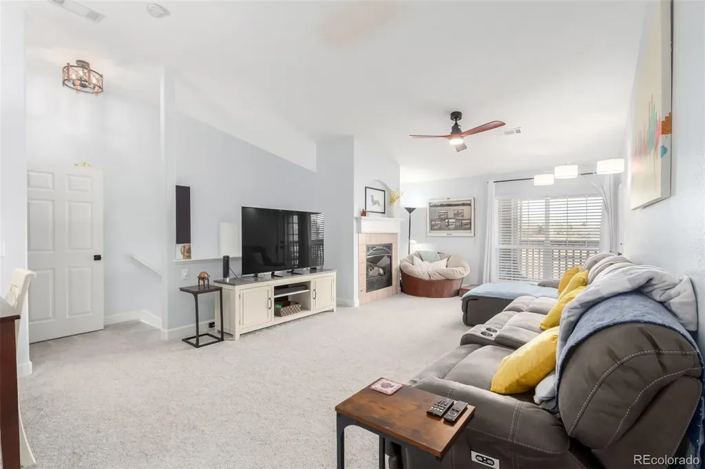 4211 S Blackhawk Circle Aurora CO 80014