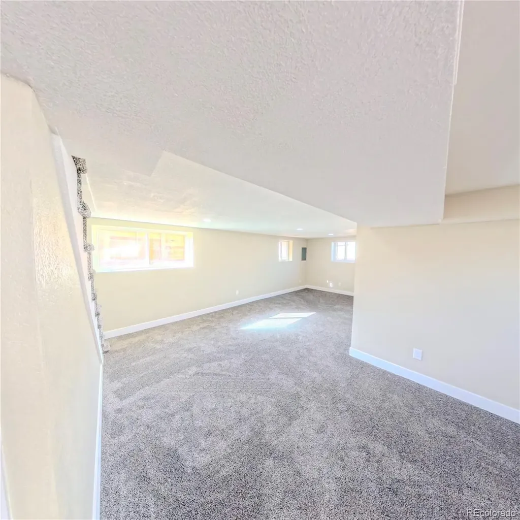 432 3rd Avenue Deer Trail CO 80105