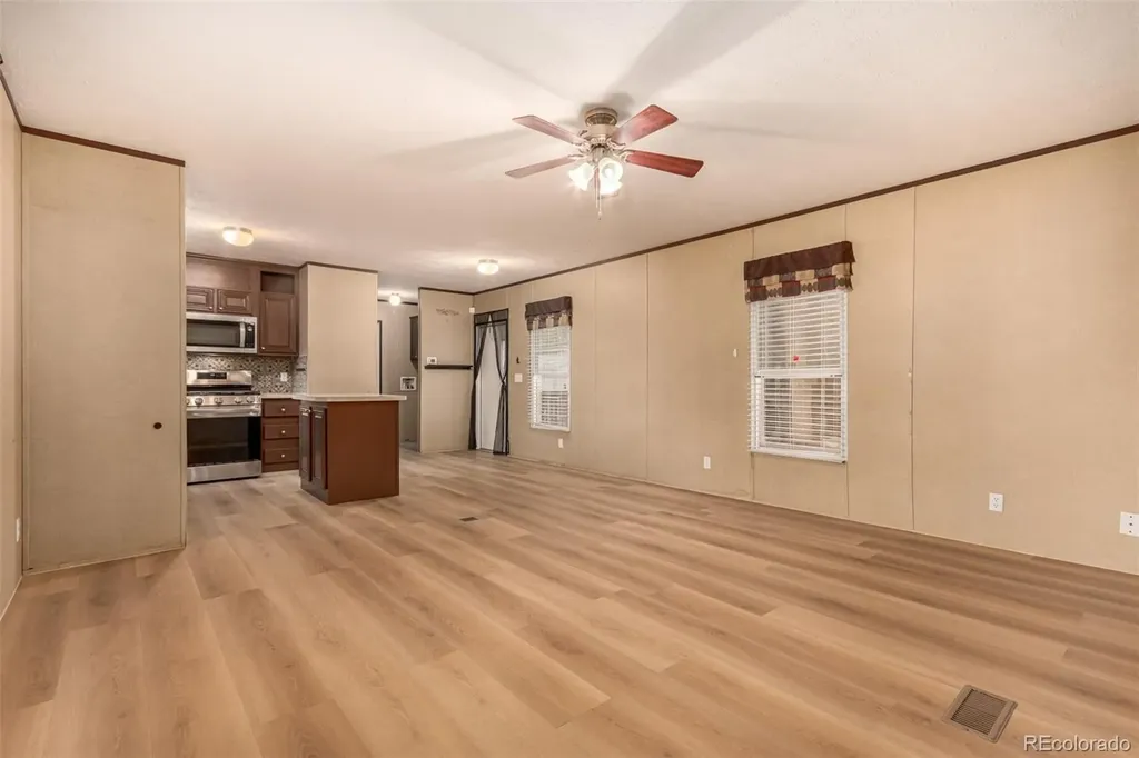 1614 Van Buren Way Aurora CO 80011