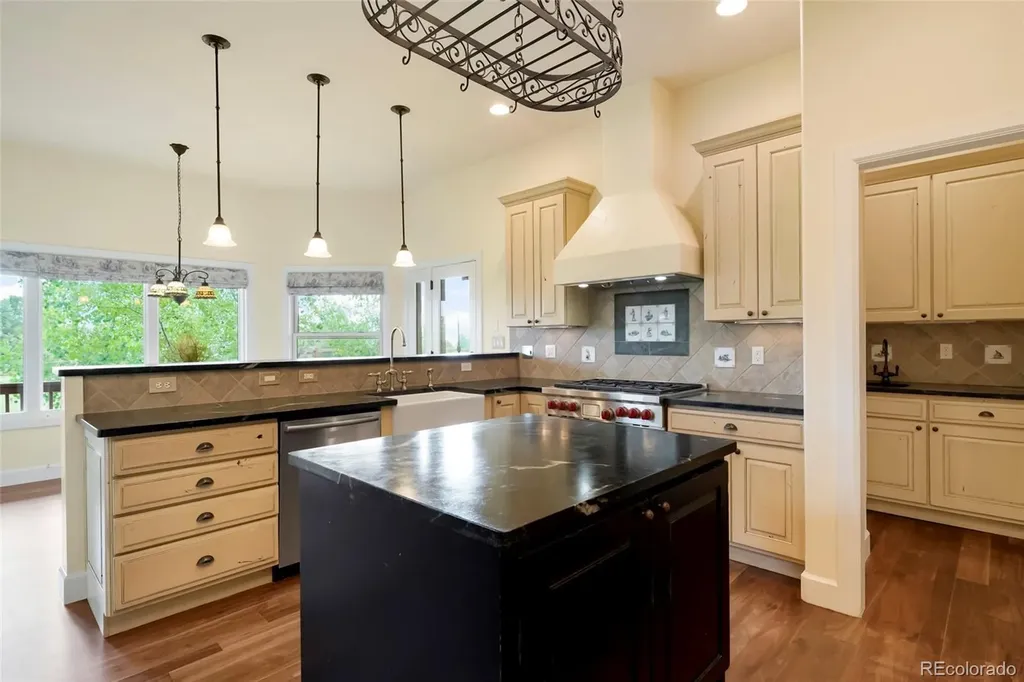 387 Crossing Circle Castle Pines CO 80108