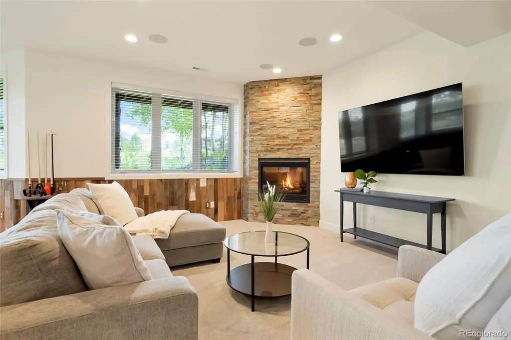 387 Crossing Circle Castle Pines CO 80108