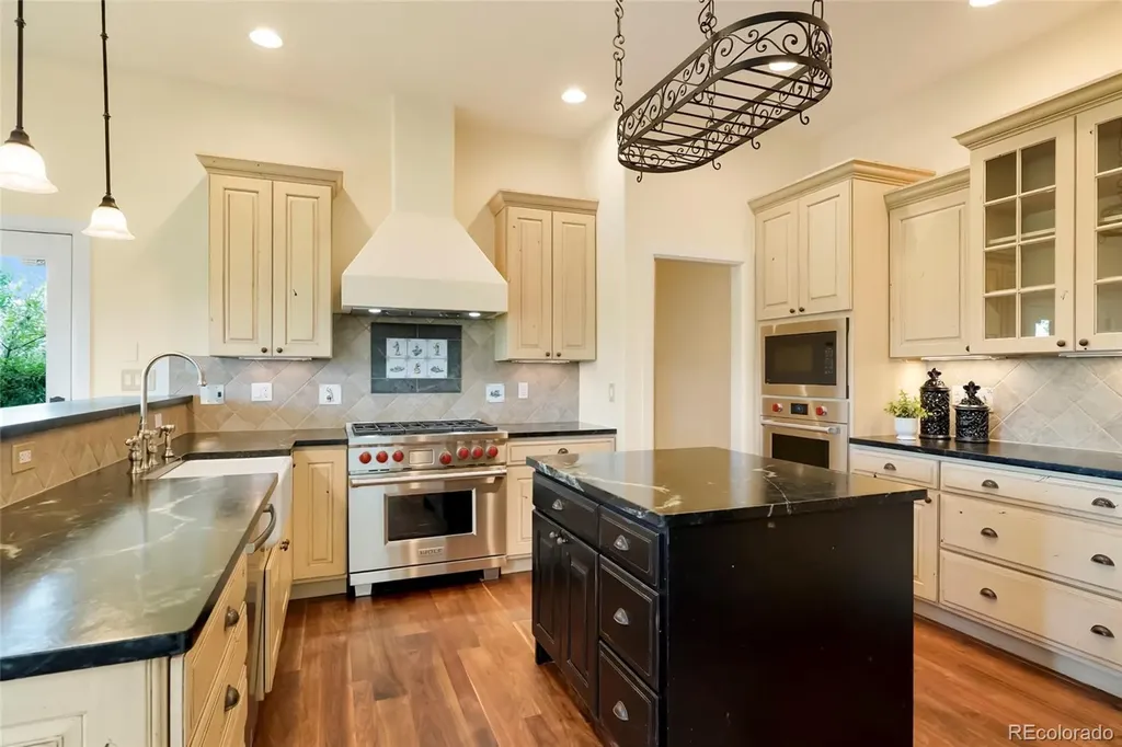 387 Crossing Circle Castle Pines CO 80108