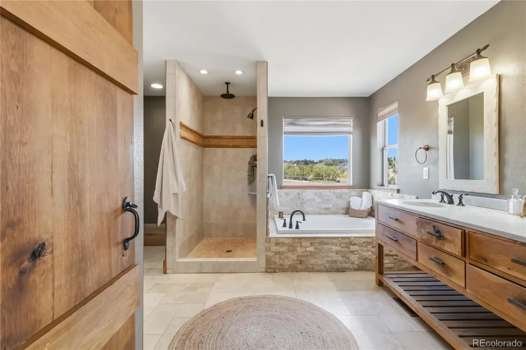 7289 S Ireland Way Centennial CO 80016
