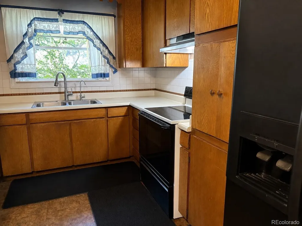 10672 Loren Lane Denver CO 80233