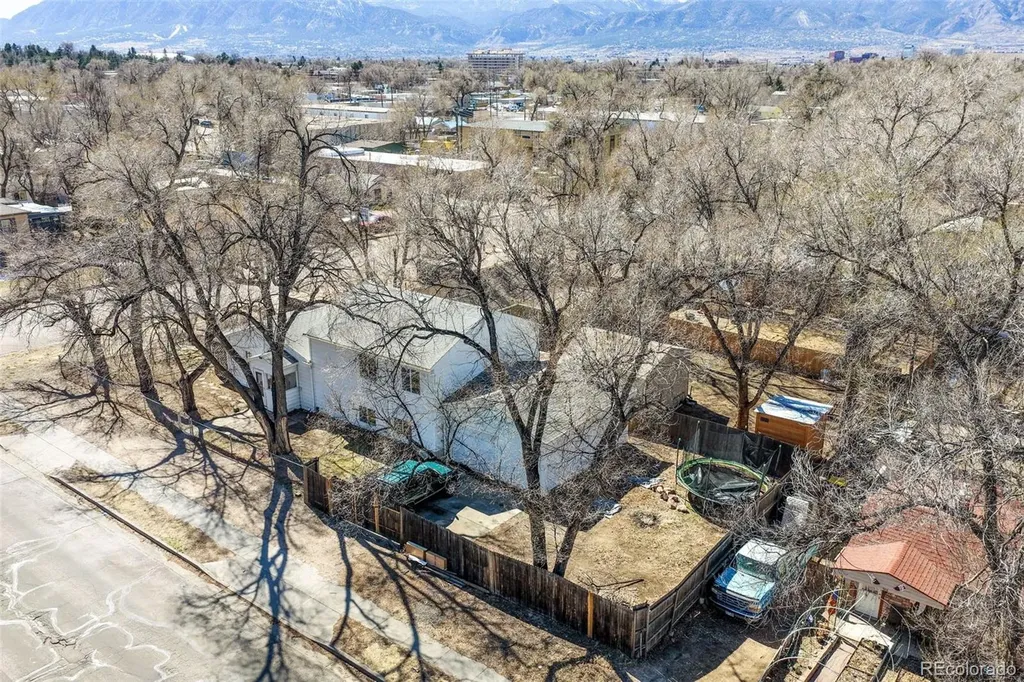 2218 E St Vrain Street Colorado Springs CO 80909