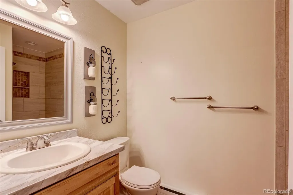 2490 S Worchester Court Aurora CO 80014