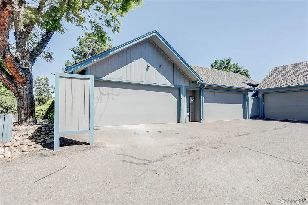 2490 S Worchester Court Aurora CO 80014