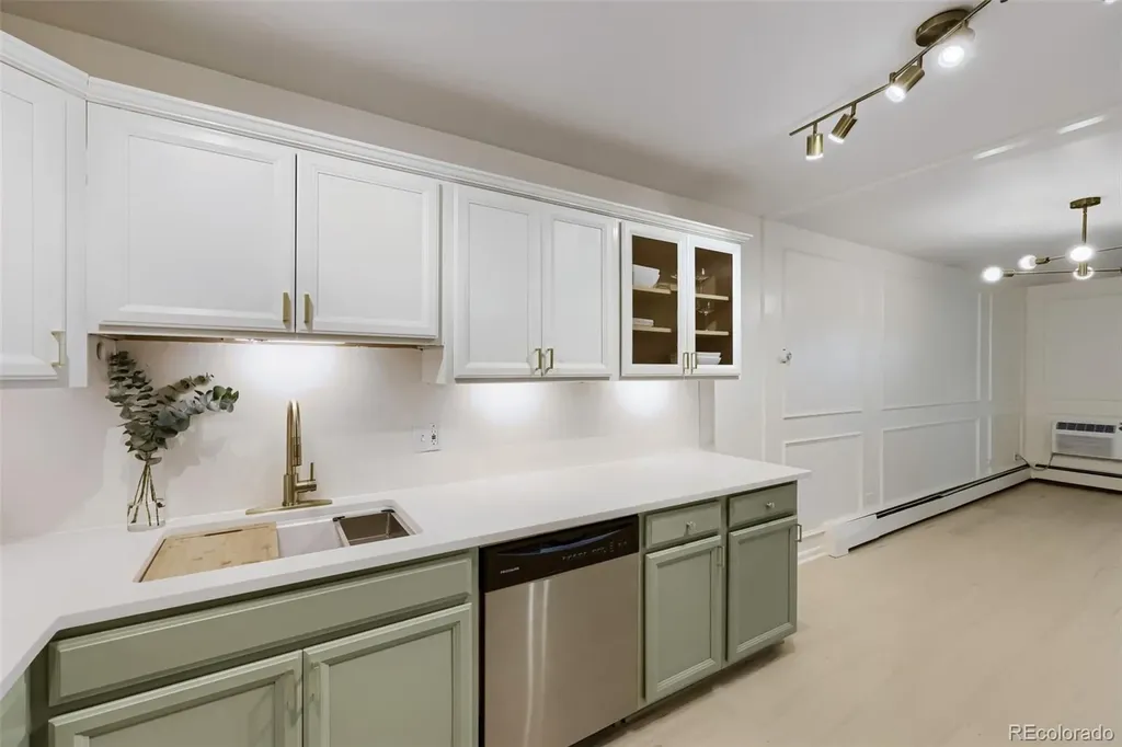 705 S Clinton Street Denver CO 80203