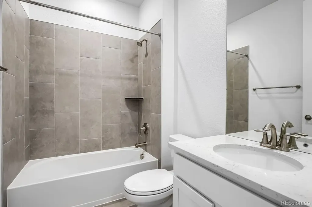 24674 E Kettle Court Aurora CO 80016
