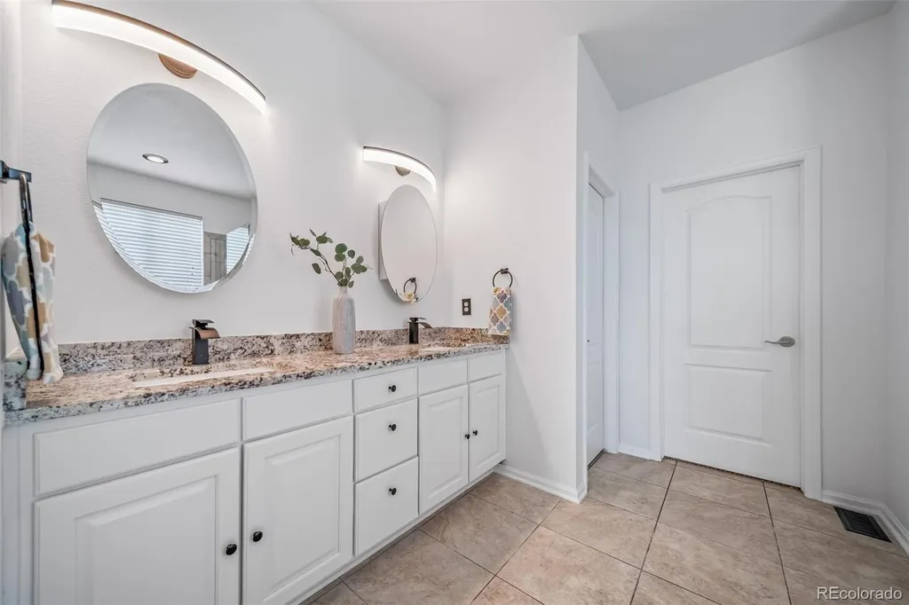 5691 S Catawba Way Aurora CO 80016
