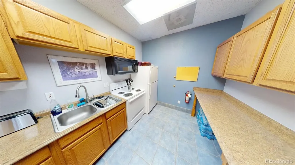 411 Lakewood Circle Colorado Springs CO 80910