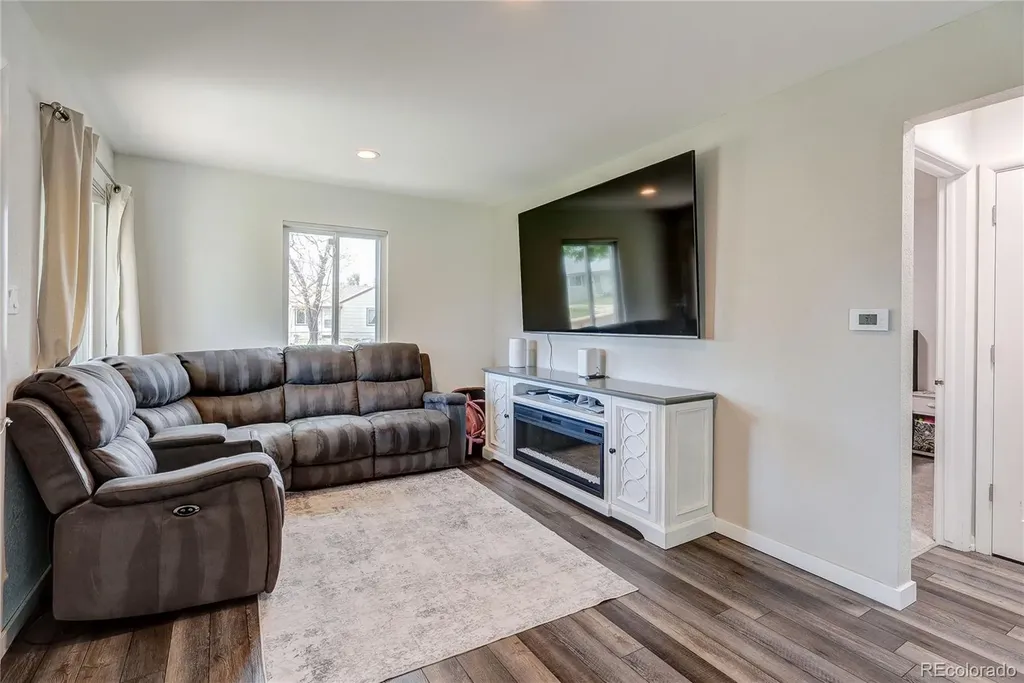 705 Newark Street Aurora CO 80010