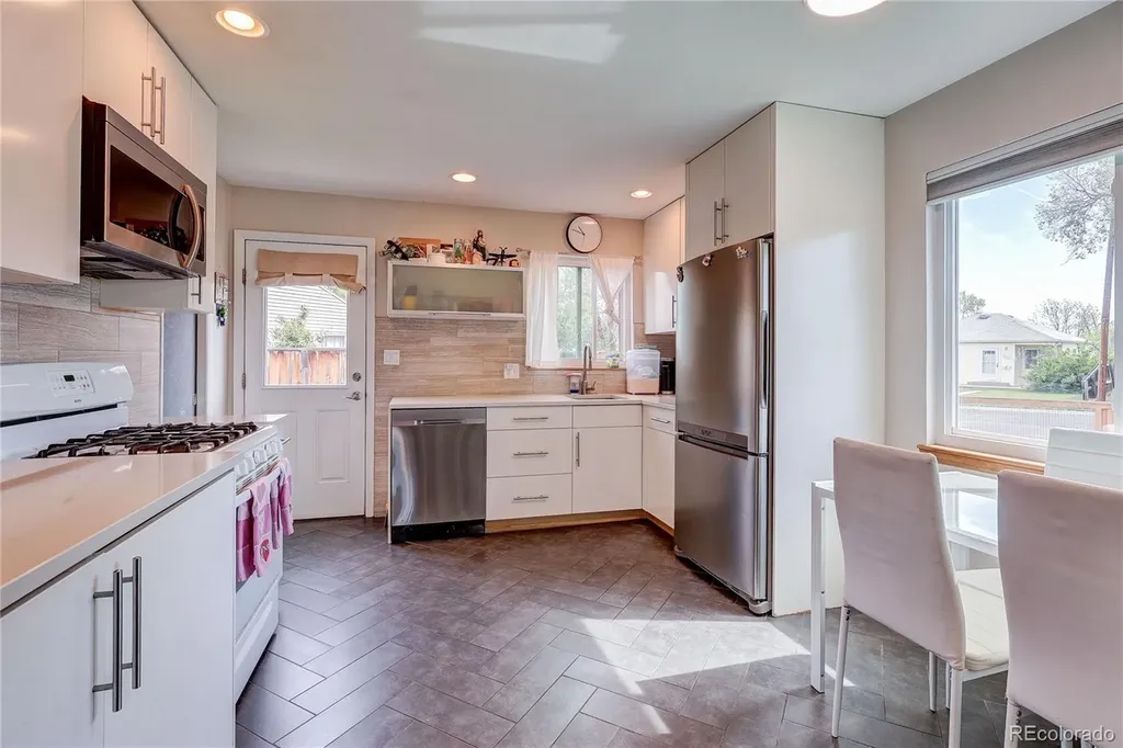 705 Newark Street Aurora CO 80010