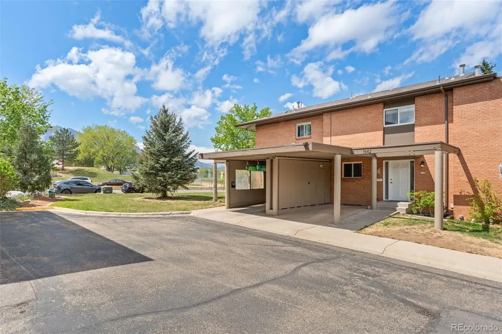 1542 Chambers Drive Boulder CO 80305