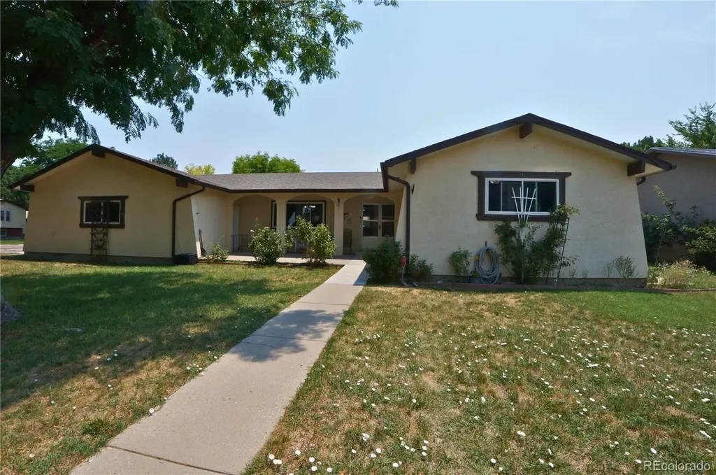 2 Verdosa Drive Pueblo CO 81005