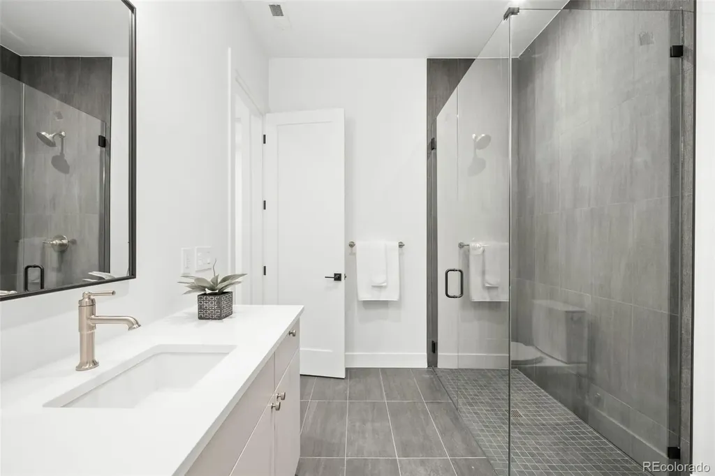 3255 S Clermont Street Denver CO 80222