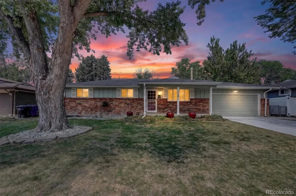 3019 S Eaton Street Denver CO 80227