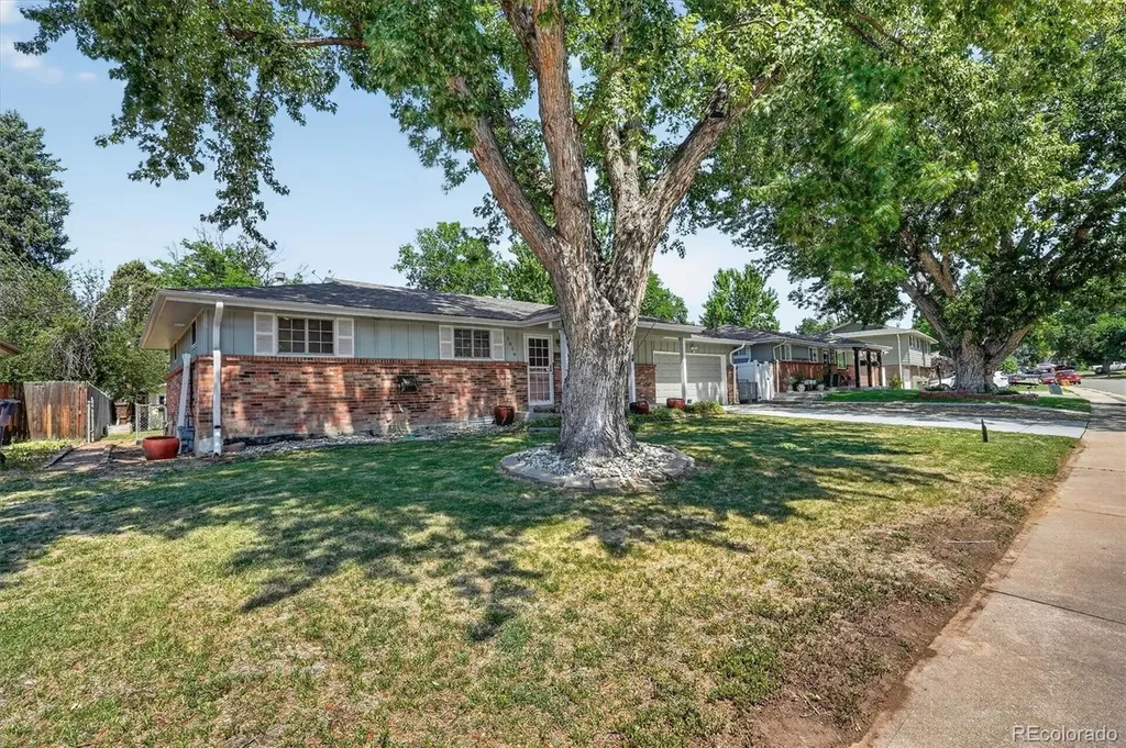 3019 S Eaton Street Denver CO 80227