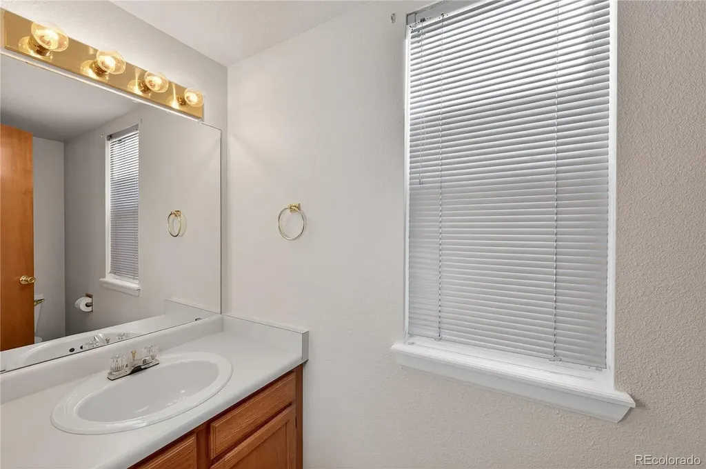 4916 S Eagle Circle Aurora CO 80015