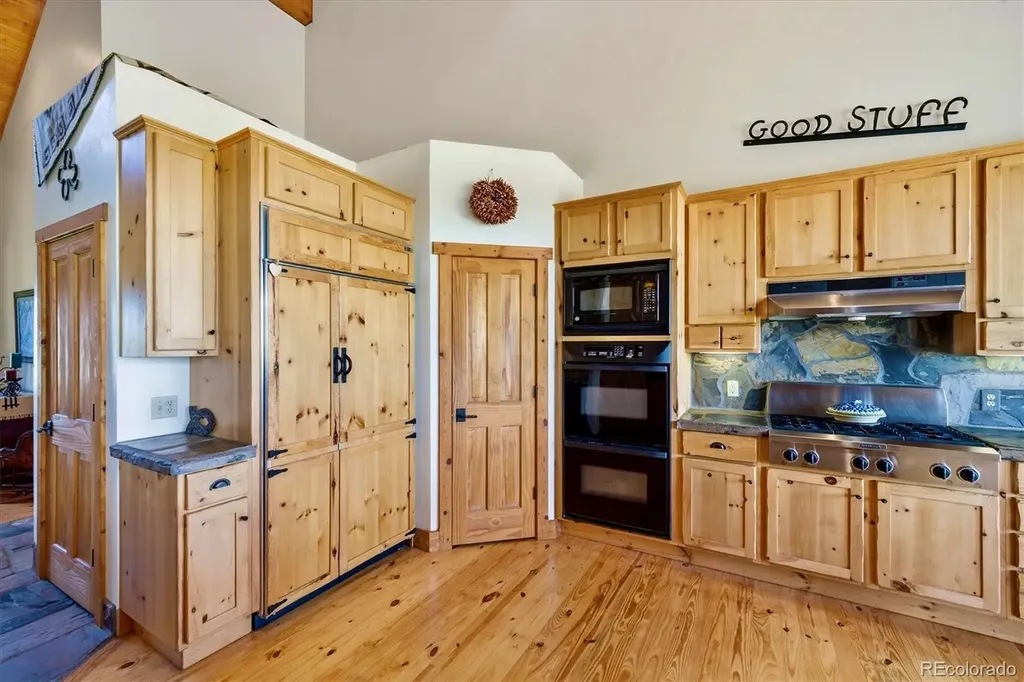 10 Bozeman Trail Elizabeth CO 80107