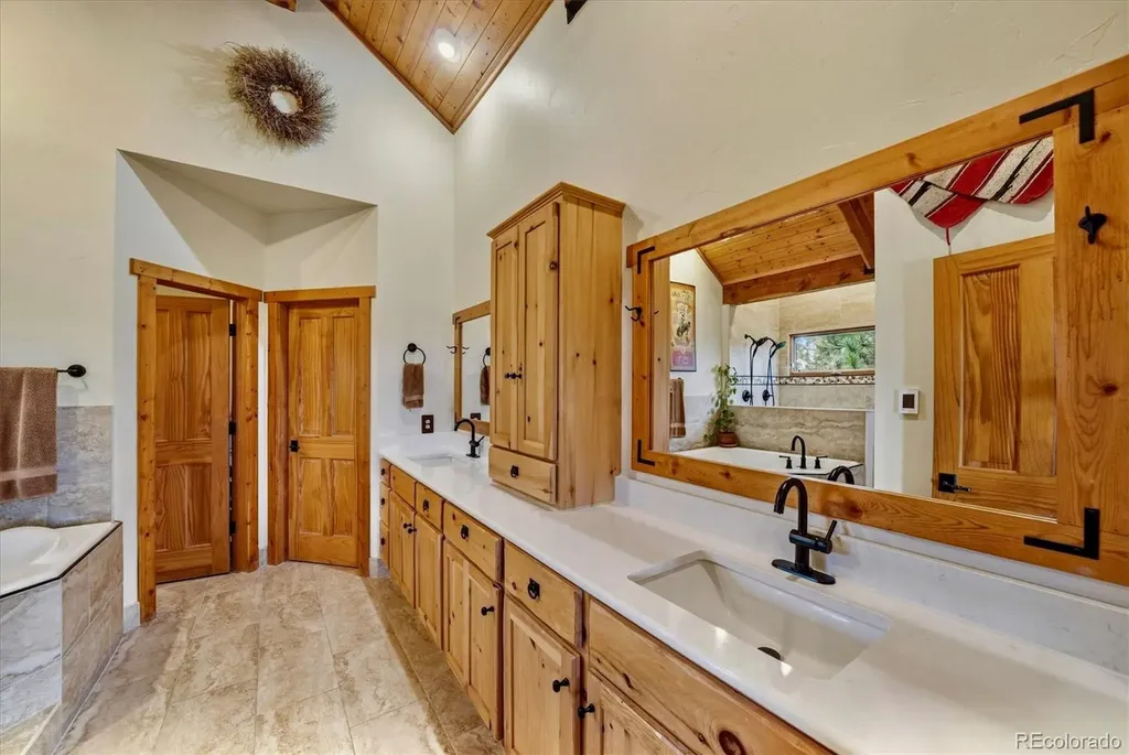10 Bozeman Trail Elizabeth CO 80107