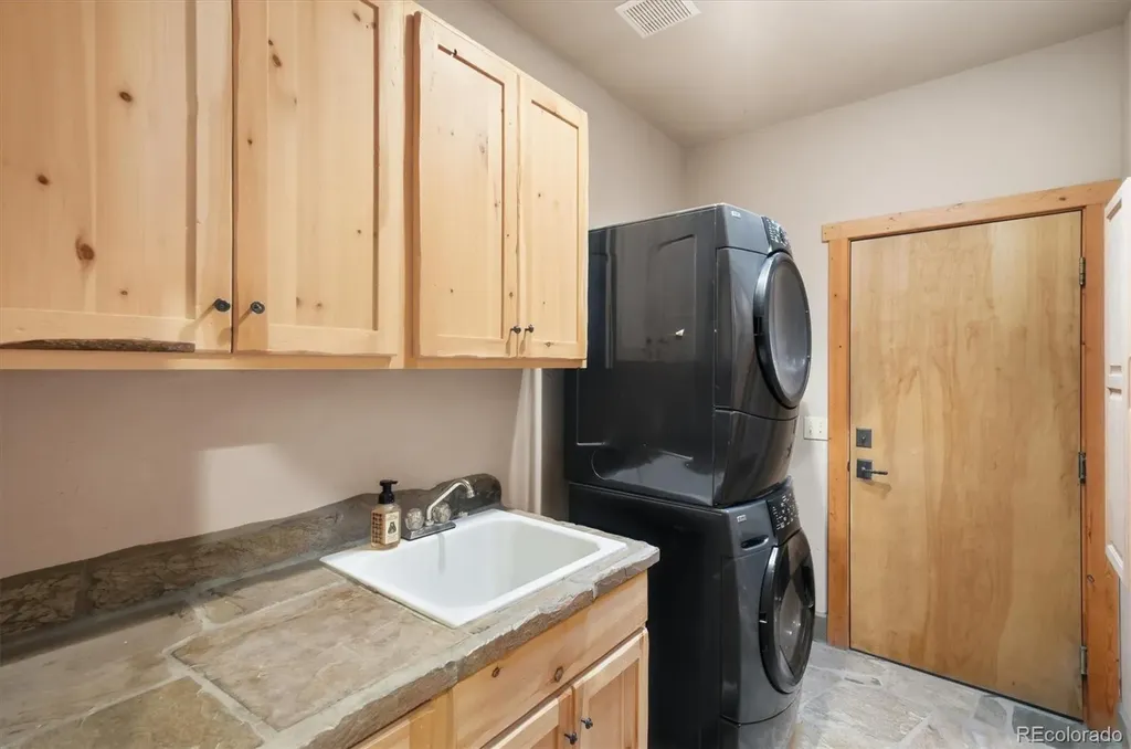 10 Bozeman Trail Elizabeth CO 80107