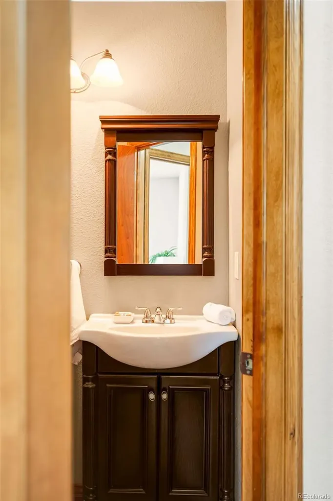 5323 Nelson Street Arvada CO 80002