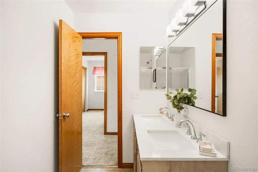 5323 Nelson Street Arvada CO 80002
