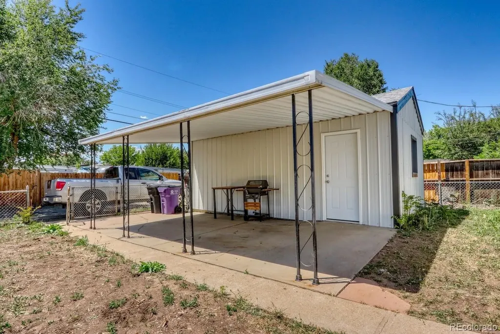 805 Perry Street Denver CO 80204