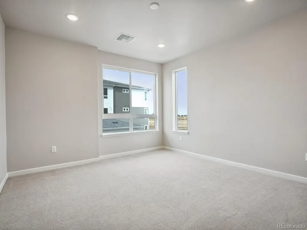6153 N Ceylon Street Denver CO 80249