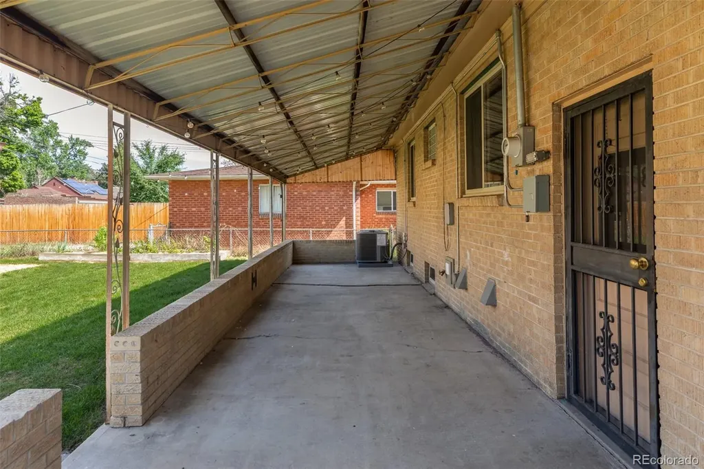 2929 Dexter Street Denver CO 80207