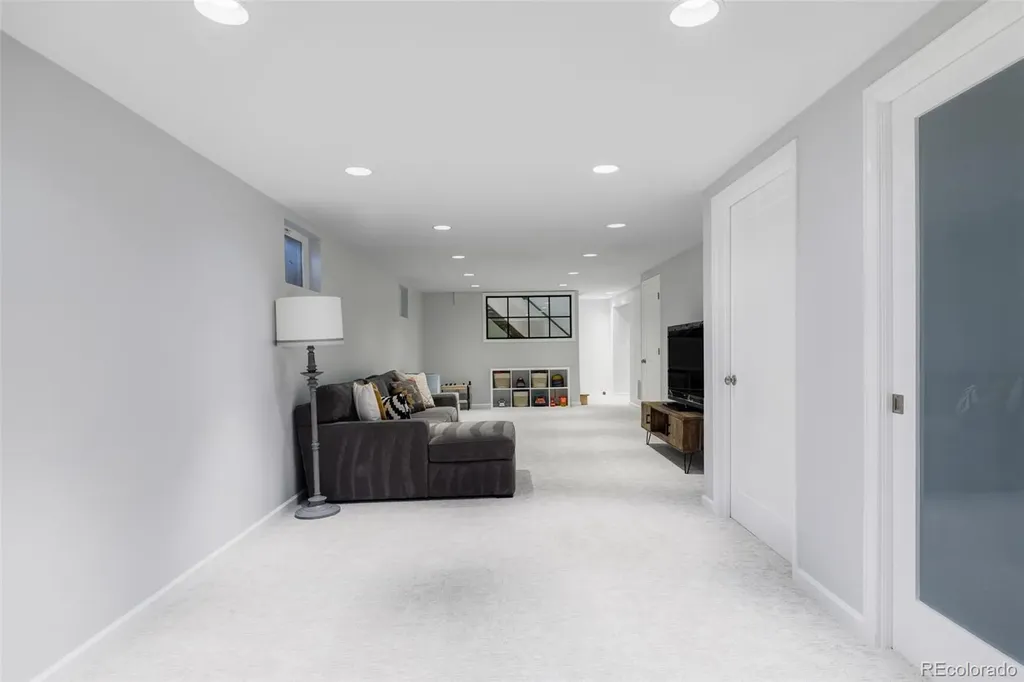 9248 W Virginia Circle Lakewood CO 80226
