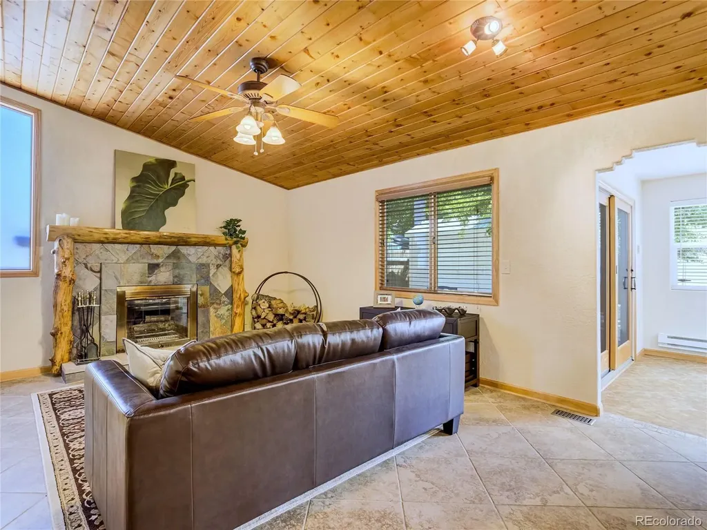 5915 Pemberton Way Colorado Springs CO 80919