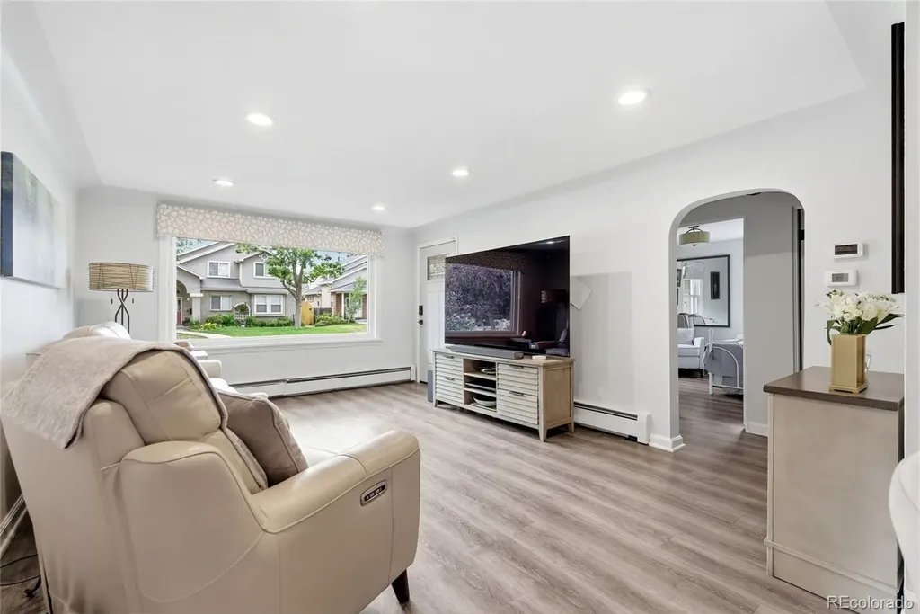817 Locust Street Denver CO 80220