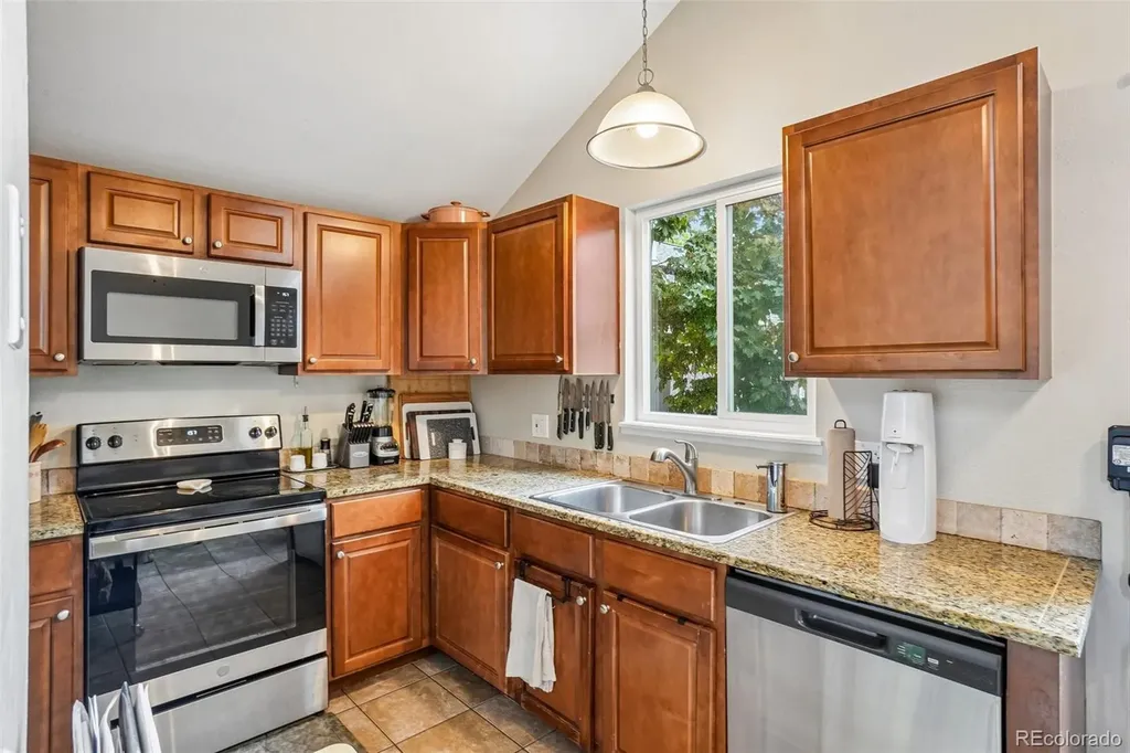 3850 S Genoa Court Aurora CO 80013