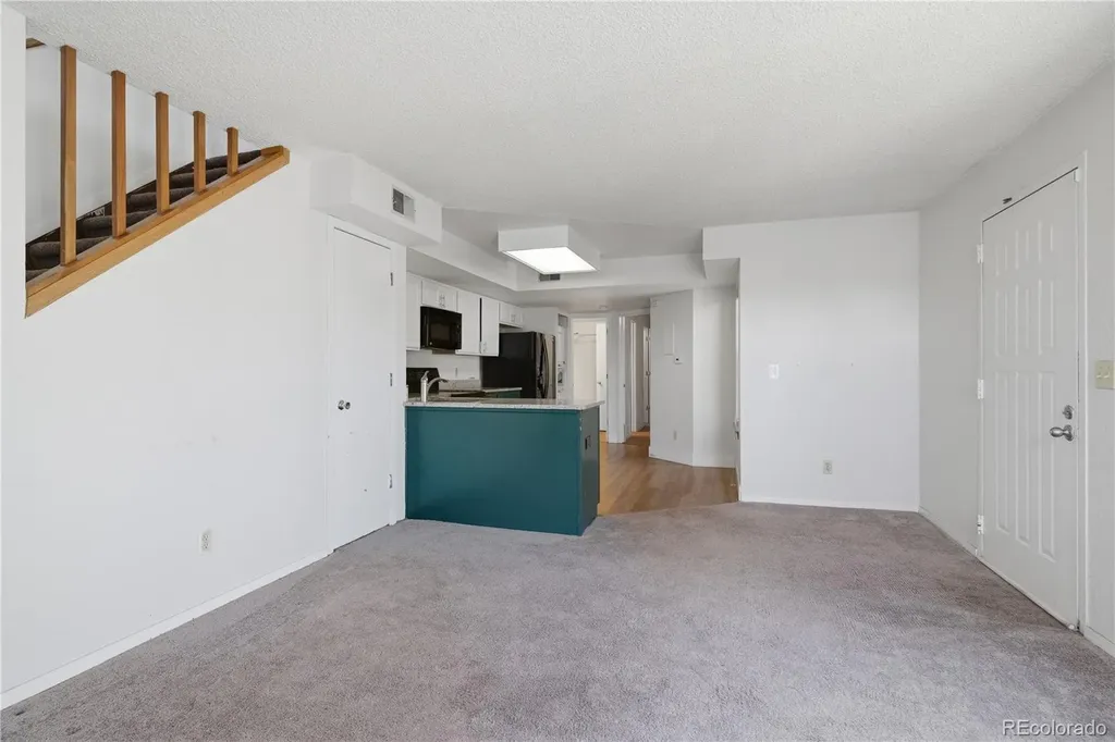 992 S Dearborn Way Aurora CO 80012