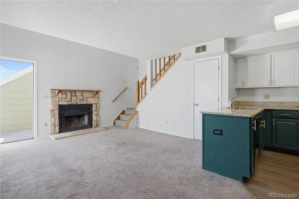 992 S Dearborn Way Aurora CO 80012