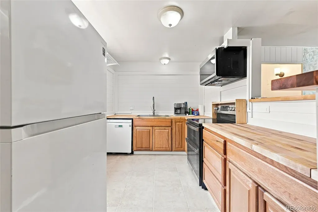 8170 Stuart Street Westminster CO 80031