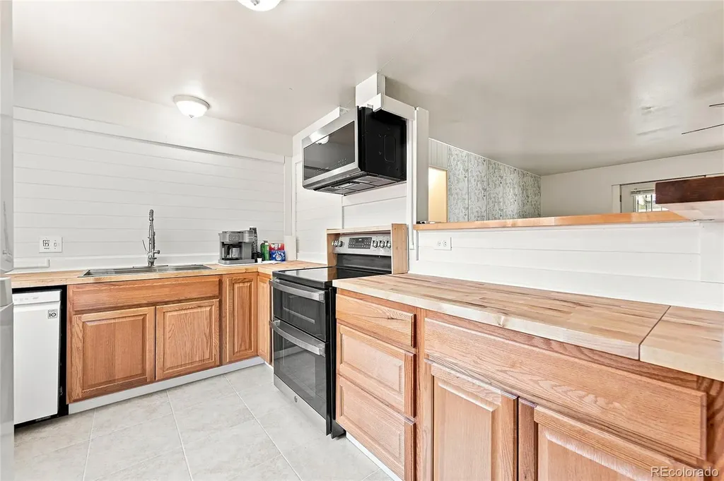 8170 Stuart Street Westminster CO 80031