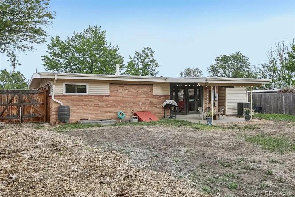 6035 Dover Street Arvada CO 80004
