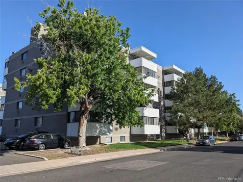 1011 S Ironton Street Aurora CO 80012