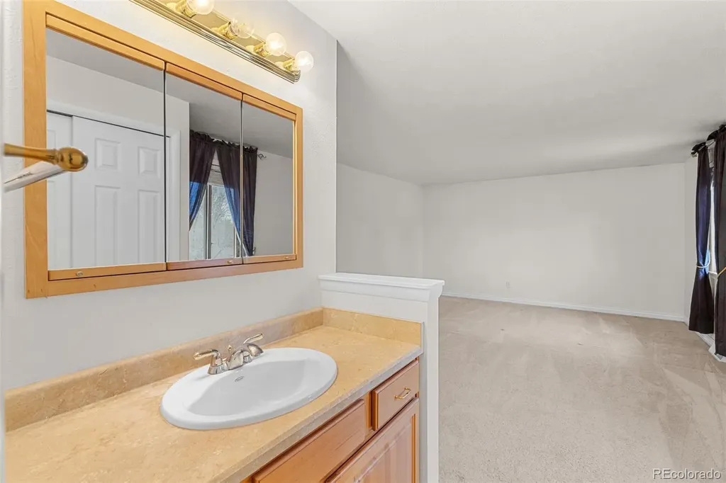 6189 S Ash Circle Centennial CO 80121