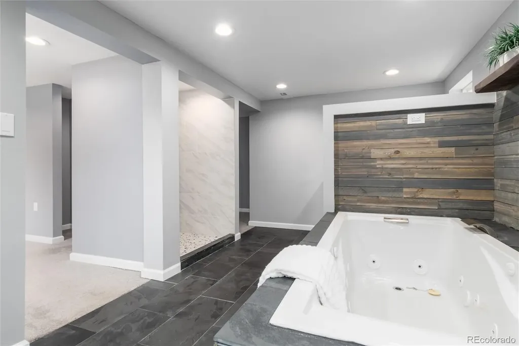 9525 W 11th Avenue Lakewood CO 80215