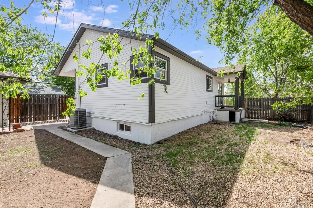 9525 W 11th Avenue Lakewood CO 80215