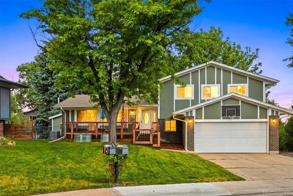 2863 S Reading Court Denver CO 80231
