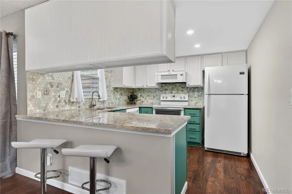12584 E Pacific Circle Aurora CO 80014
