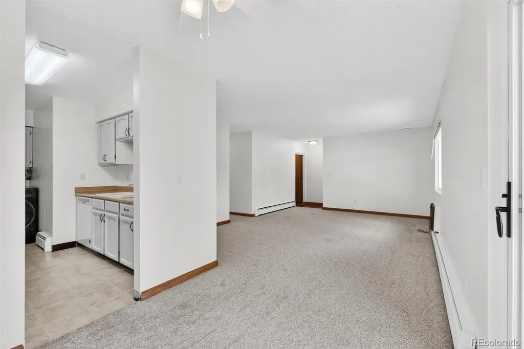 92 Newark Street Aurora CO 80012