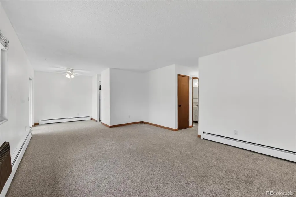 92 Newark Street Aurora CO 80012