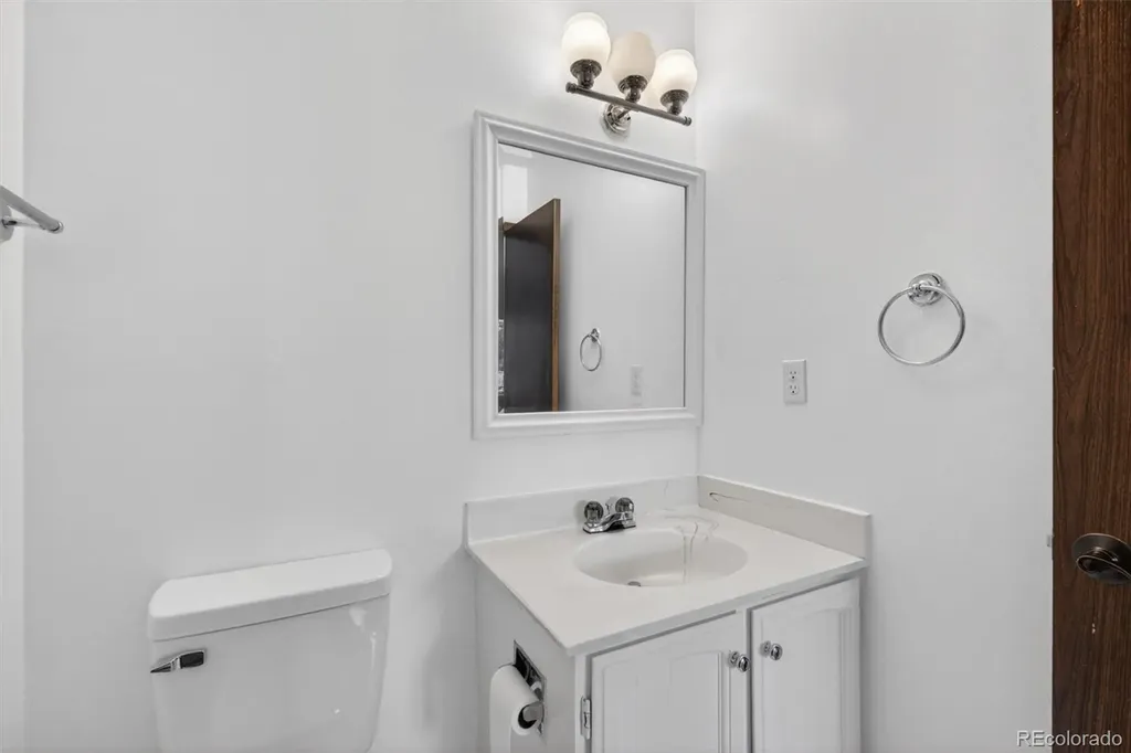 92 Newark Street Aurora CO 80012